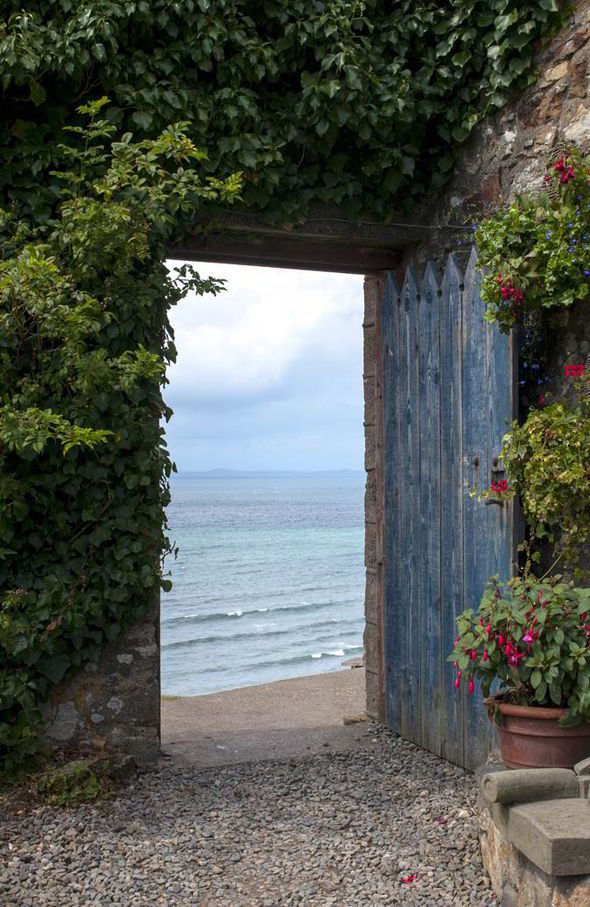 Beside the seaside: Alan Titchmarsh on creating a coastal garden