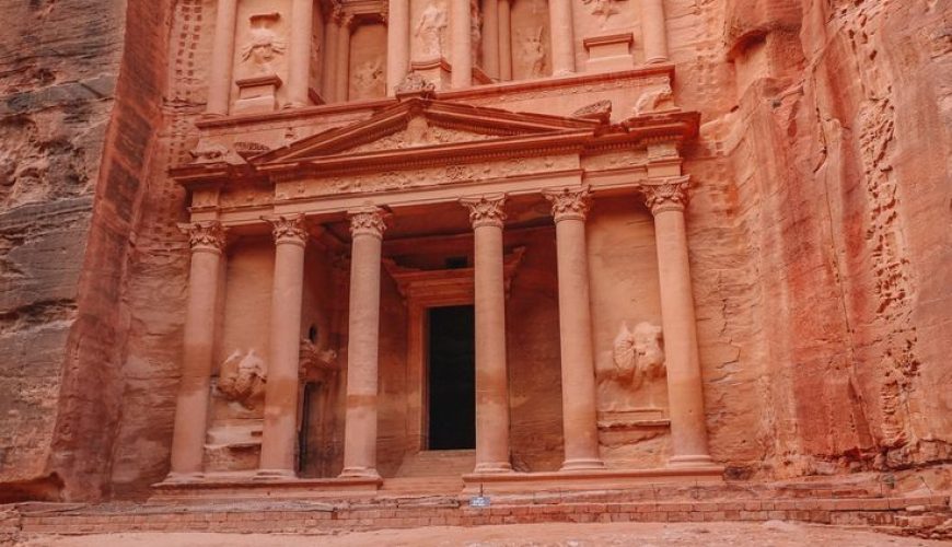 The Best Way To Visit Petra In Jordan