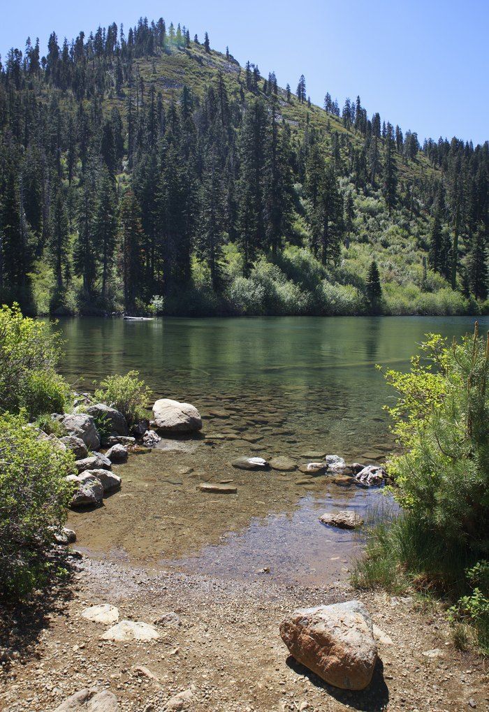 Everyone Should Visit The Hidden Castle Lake In Northern California At Least Once