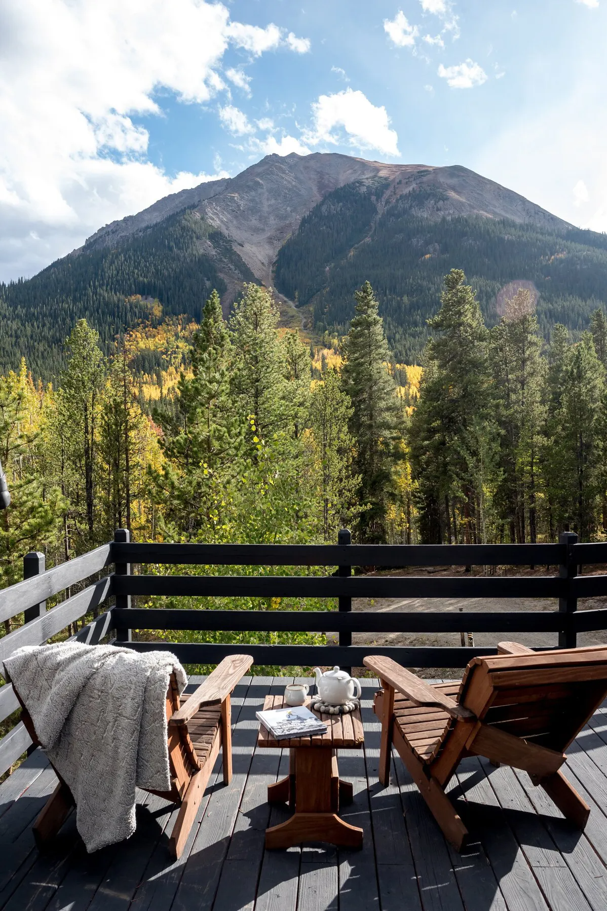 My Favorite Airbnb in Colorado: A Light-Filled Cabin Near Denver with Mountain Views From the Hot Tub