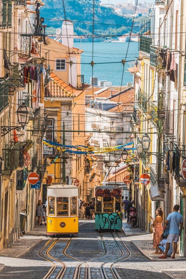 31 of the Most Beautiful Streets in the World